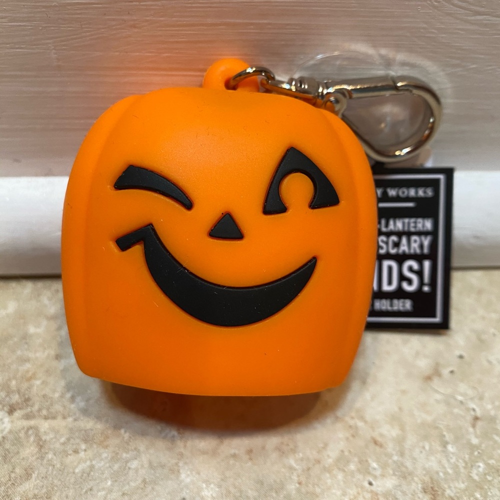 🔴RARE🔴 Halloween 🎃 Pumpkin Noise Maker Sanitizer Holder